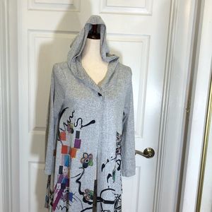 NWT. Et’Lois art cape. Artsy. Soft stretchy t shirt material. Grey